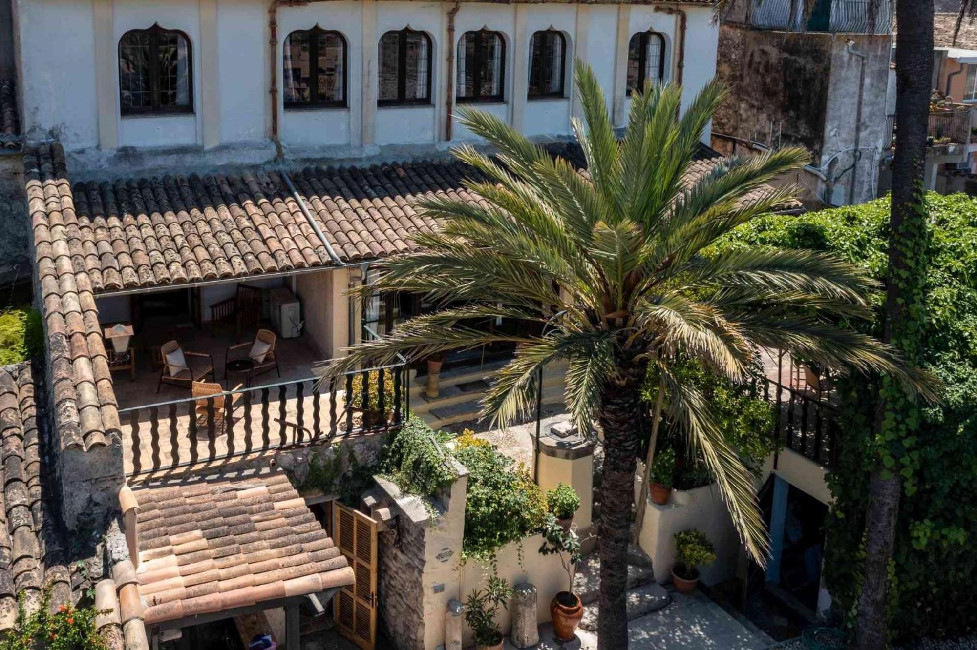 Leon De Sineu Villa Екстериор снимка